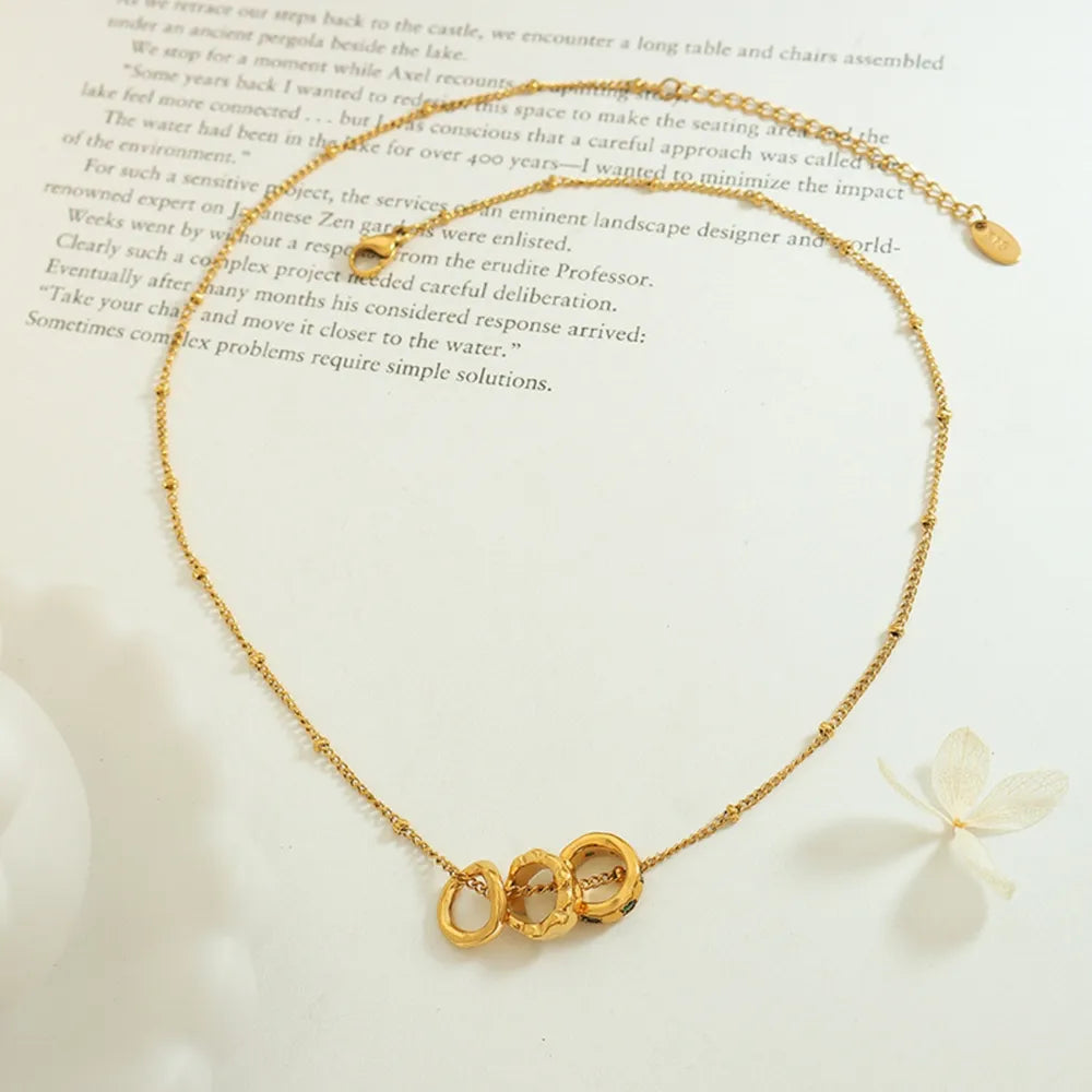 Modischer OL-Anhänger aus Titanstahl mit eingelegten Zirkonia-Accessoires, vielseitige Halskette mit drei Ringschnallen für Frauen