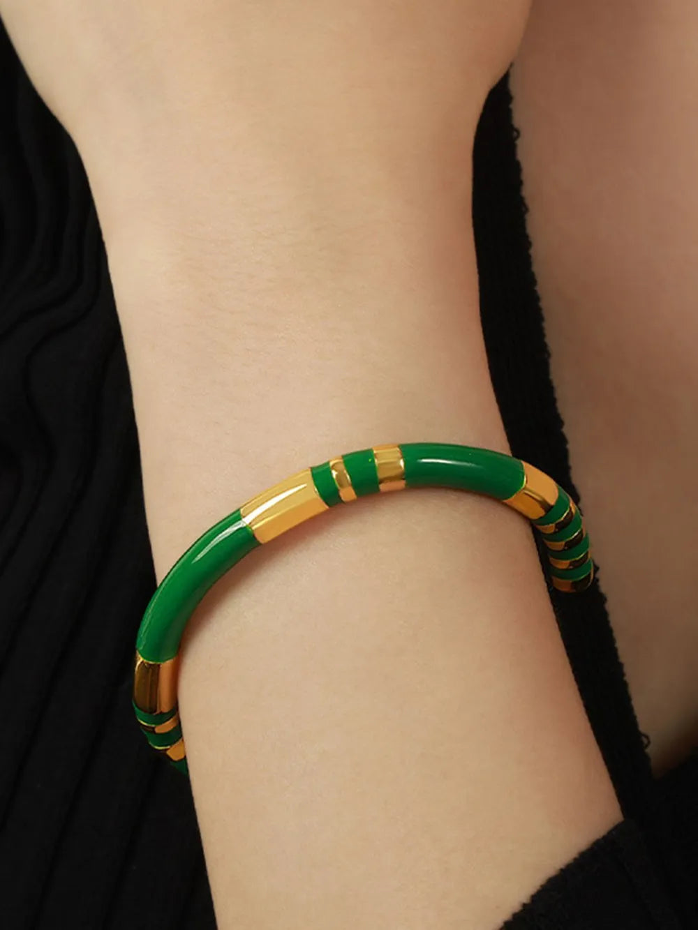 Emailliertes Titanstahl-Armband
