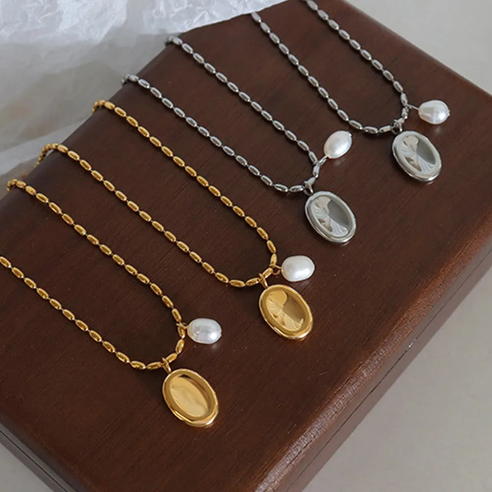 Elliptische Marke Nische Pendeln Mode Titan Stahl Halskette Damen Schlüsselbein Kette
