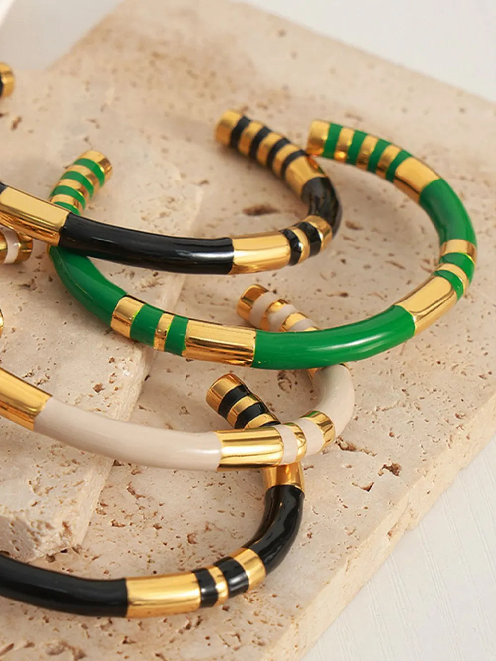 Emailliertes Titanstahl-Armband